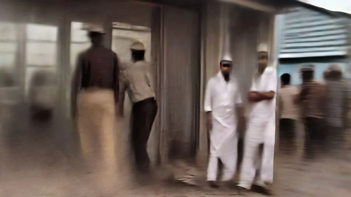 Forensic experts and police investigating the arson site in Kochi